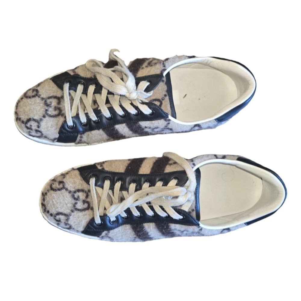 Gucci Black and Cream Athletic Shoes